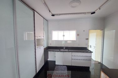 Casa &agrave; venda - 340m&sup2; - Centro
