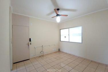 Apartamento para alugar - 46m&sup2; - Centro