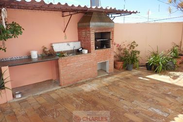 Casa &agrave; venda - 356m&sup2; - Centro