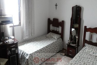Casa &agrave; venda - 200m&sup2; - Centro
