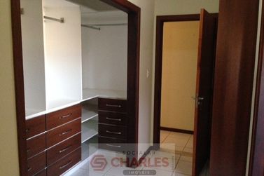 Casa &agrave; venda - 800m&sup2; - Centro