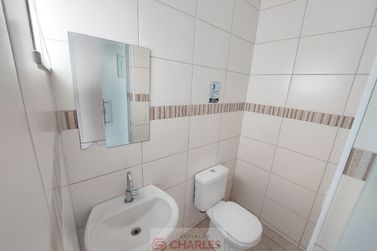 Sal&atilde;o Comercial para alugar - 163m&sup2; - Centro