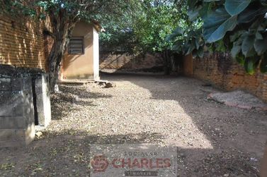 Casa &agrave; venda - 600m&sup2; - Centro
