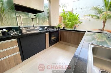 Casa &agrave; venda - 369m&sup2; - Centro