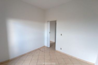 Casa para alugar - 10m&sup2; - Centro