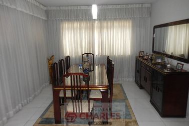 Casa &agrave; venda - 313m&sup2; - Centro