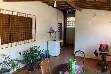 Casa &agrave; venda - 100m&sup2; - Centro