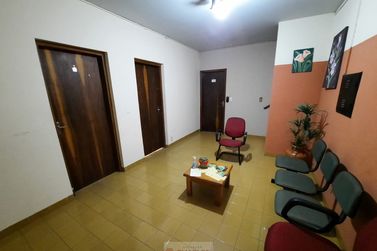 Sal&atilde;o Comercial para alugar - 35m&sup2; - Centro