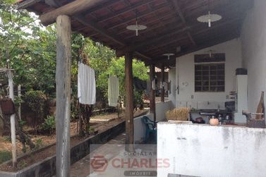 Casa &agrave; venda - 300m&sup2; - Centro