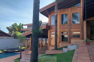 Casa &agrave; venda - 480m&sup2; - Centro