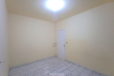 Casa para alugar - 70m&sup2; - Centro