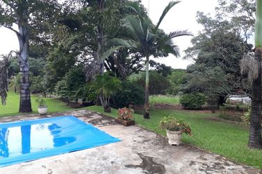 S&iacute;tio &agrave; venda - 10m&sup2; - Centro