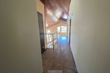 Casa &agrave; venda - 325m&sup2; - Centro