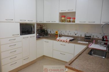 Casa &agrave; venda - 250m&sup2; - Centro