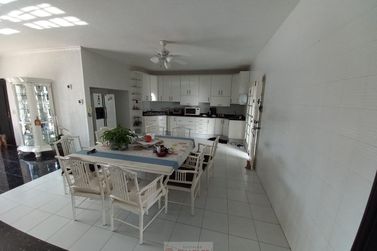 Casa &agrave; venda - 431m&sup2; - Centro