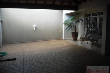 Casa &agrave; venda - 300m&sup2; - Centro