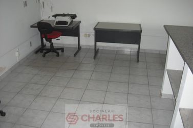 Sala Comercial &agrave; venda - 670m&sup2; - Centro