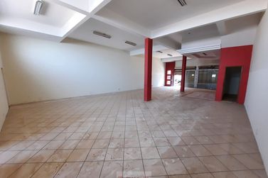 Sala Comercial para alugar - 200m&sup2; - Centro