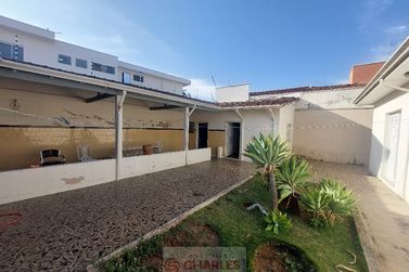Casa &agrave; venda - 200m&sup2; - Centro