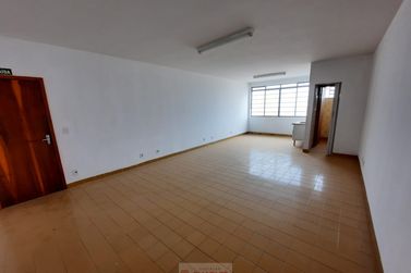 Sal&atilde;o Comercial para alugar - 30m&sup2; - Centro