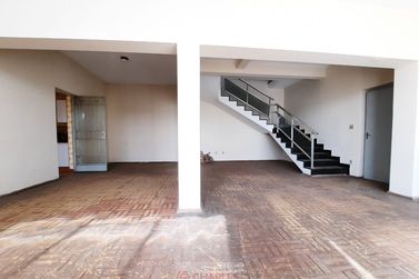 Casa para alugar - 10m&sup2; - Centro