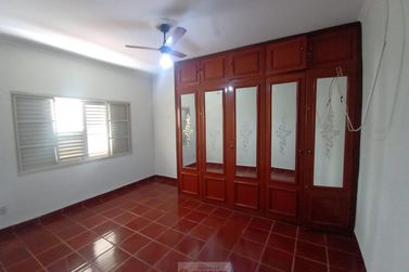 S&iacute;tio para alugar - 320m&sup2; - Centro