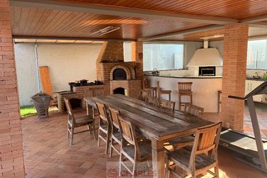 Casa &agrave; venda - 480m&sup2; - Centro
