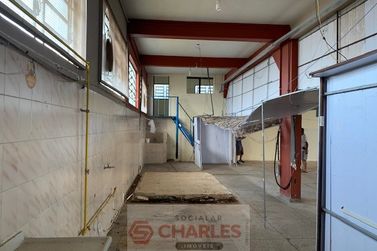 Sal&atilde;o Comercial &agrave; venda - 605m&sup2; - Centro