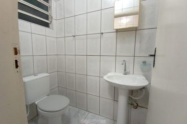 Sal&atilde;o Comercial para alugar - 70m&sup2; - Centro