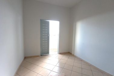 Casa para alugar - 10m&sup2; - Centro
