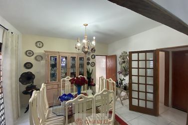 Casa &agrave; venda - 120m&sup2; - Centro