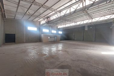 Sal&atilde;o Comercial &agrave; venda - 645m&sup2; - Centro