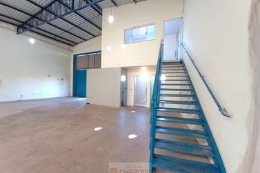Sal&atilde;o Comercial para alugar - 300m&sup2; - Centro