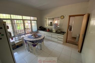 Sal&atilde;o Comercial &agrave; venda - 591m&sup2; - Centro