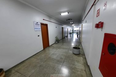 Sal&atilde;o Comercial para alugar - 30m&sup2; - Centro