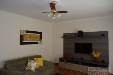 Casa &agrave; venda - 200m&sup2; - Centro