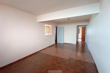 Casa para alugar - 100m&sup2; - Centro
