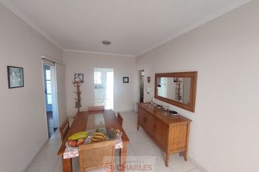 Casa &agrave; venda - 200m&sup2; - Centro