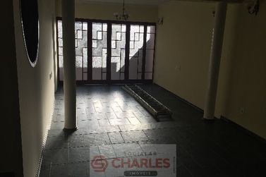 Casa &agrave; venda - 300m&sup2; - Centro