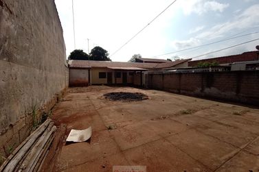 Casa para alugar - 70m&sup2; - Centro