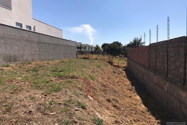 Terreno &agrave; venda - 10m&sup2; - Centro