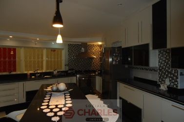 Casa &agrave; venda - 290m&sup2; - Centro