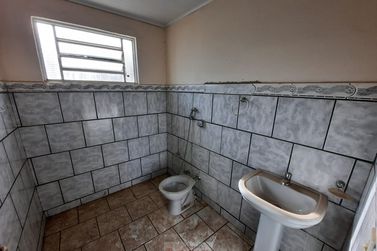 Sal&atilde;o Comercial para alugar - 26m&sup2; - Centro