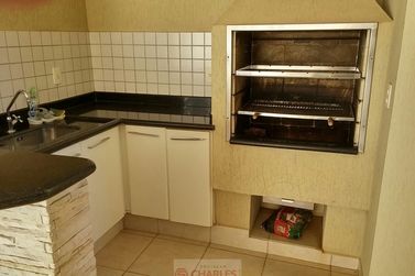 Casa &agrave; venda - 320m&sup2; - Centro
