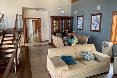 Casa &agrave; venda - 480m&sup2; - Centro