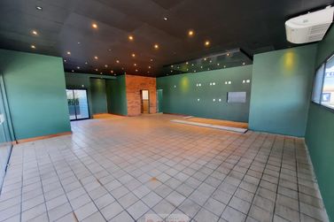 Sala Comercial para alugar - 180m&sup2; - Centro