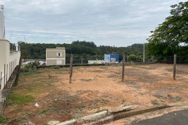 Terreno &agrave; venda - 10m&sup2; - Centro