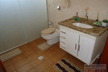 Casa &agrave; venda - 200m&sup2; - Centro