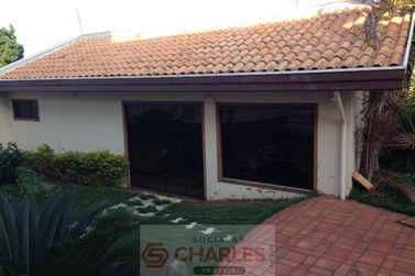 Casa &agrave; venda - 800m&sup2; - Centro