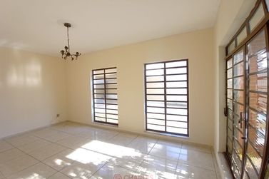 Casa para alugar - 217m&sup2; - Centro